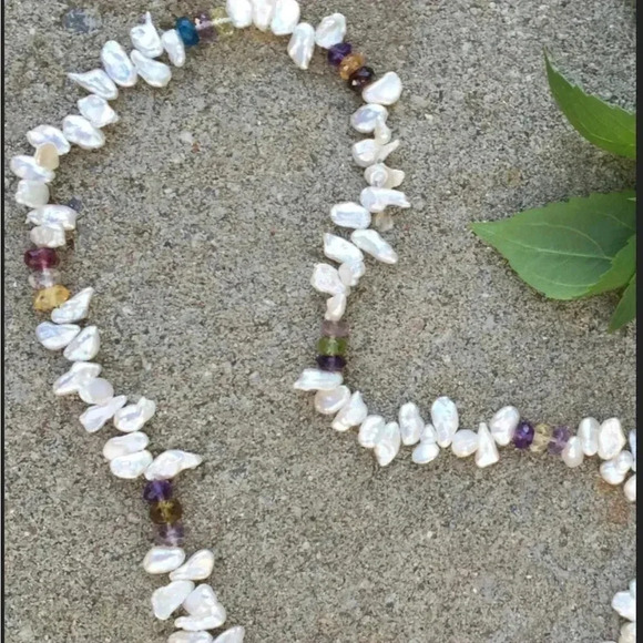 Keshi Necklace, Colorful Gemstones, June Birthdays,Petal Pearls, Unisex becklace - Picture 3 of 4